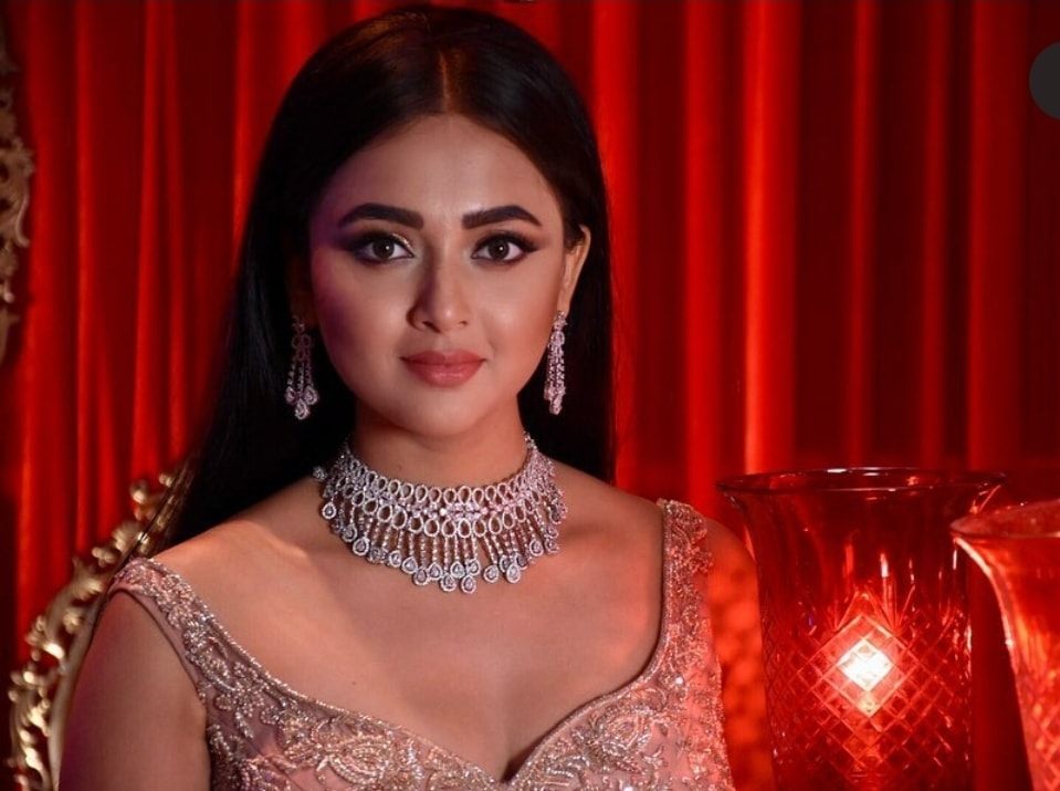 Tejasswi Prakash Panicked Moment : Bollywood Actress Tejasswi Prakash